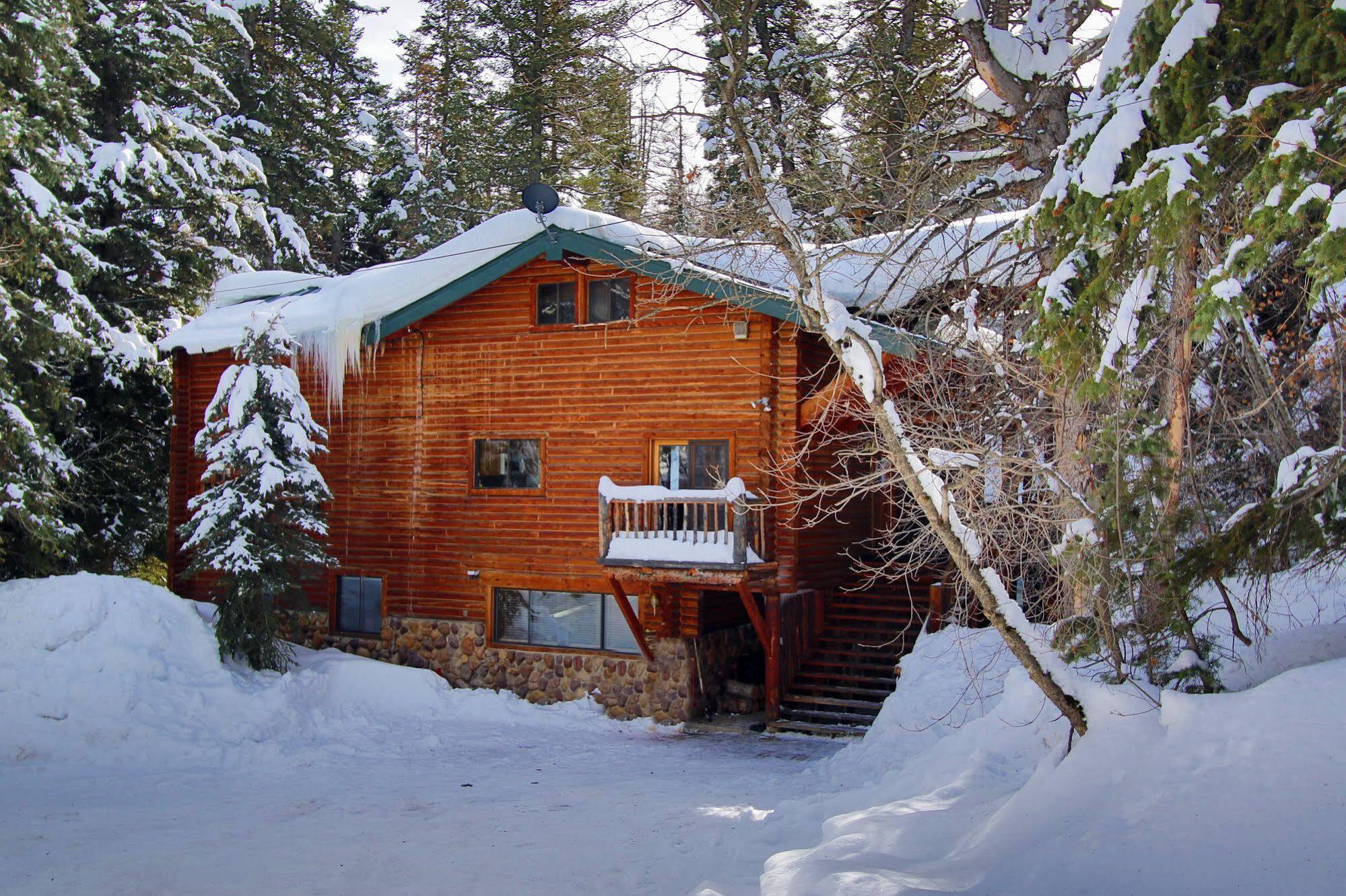 Log Cabin On The Stream Sundance Exterior photo